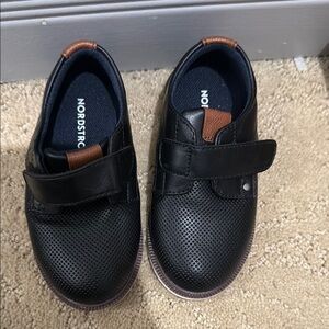 Nordstrom Black Dress Shoes with Velcro Strap and Breathable Design